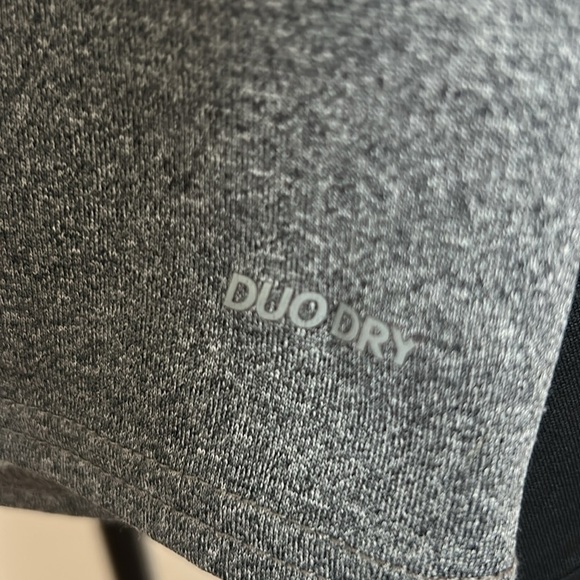 Champion Long Sleeve Duo Dry Size Medium Women’s (2) one Black and one Grey - Picture 3 of 4